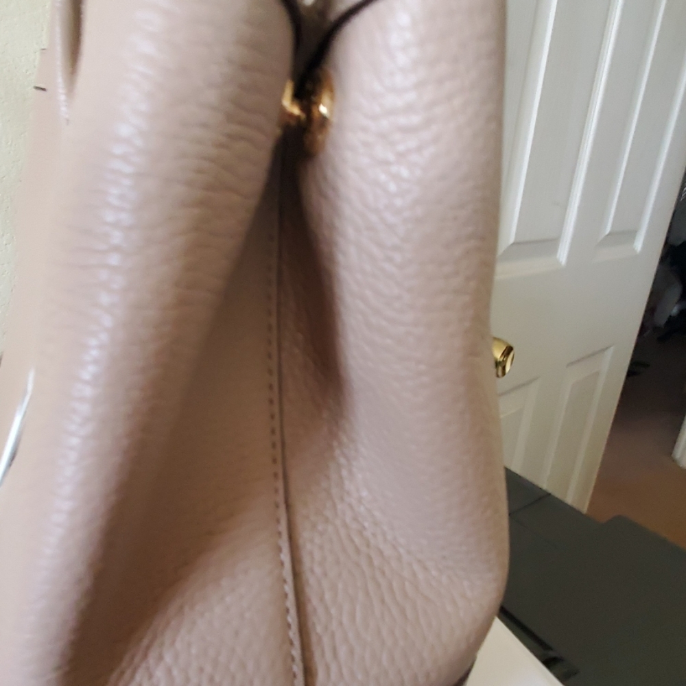 Handbag - Picture 3 of 4